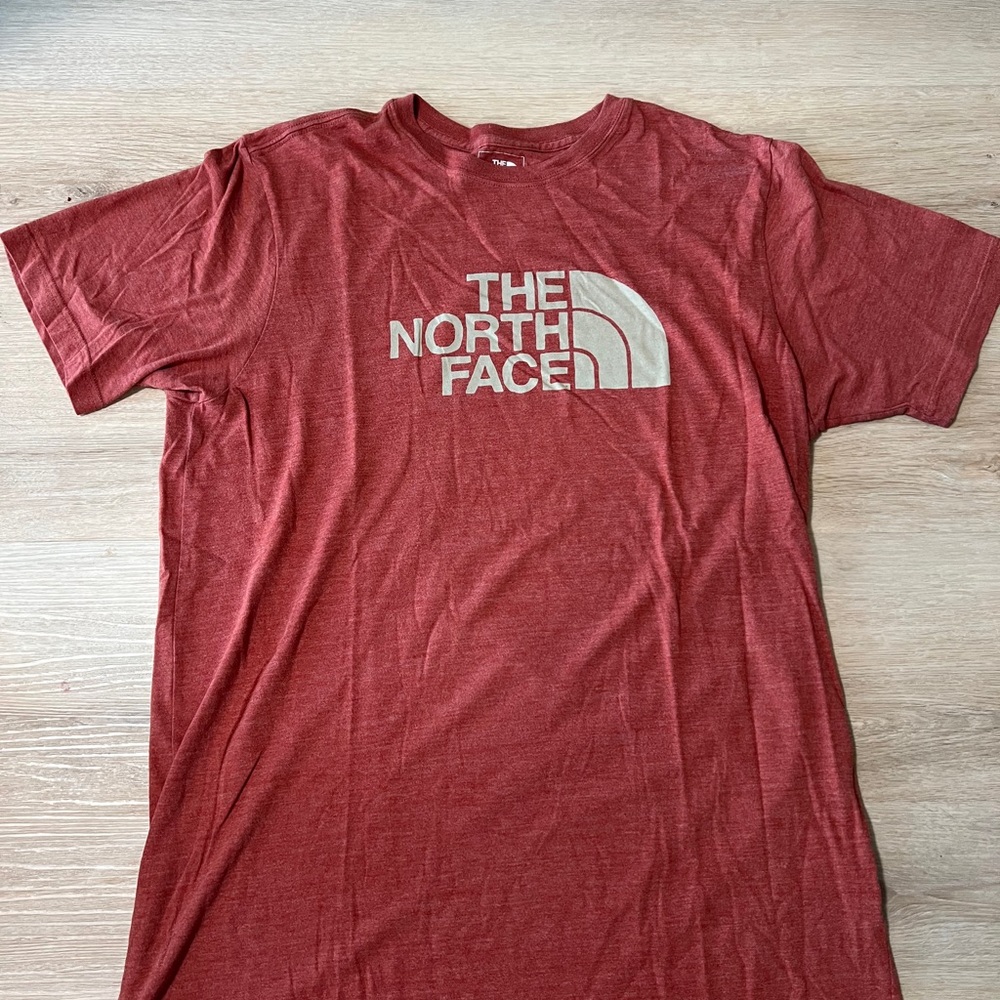 The North Face Men's Heathered Brick Red Tee